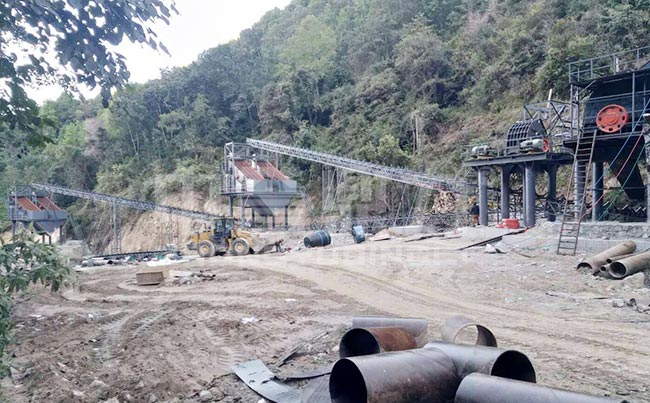 ���ϱ�ɽ�r(sh��)�a(ch��n)300��ɰʯ���a(ch��n)��