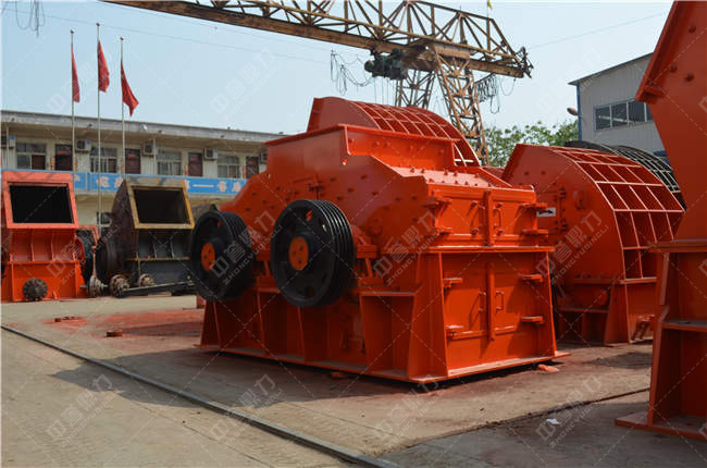 制砂生產(chǎn)線設(shè)備-雙轉(zhuǎn)子制砂機(jī)