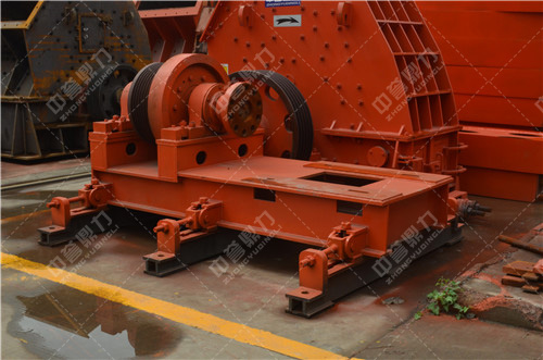 不可逆式錘式破碎機的結(jié)構(gòu)特點
