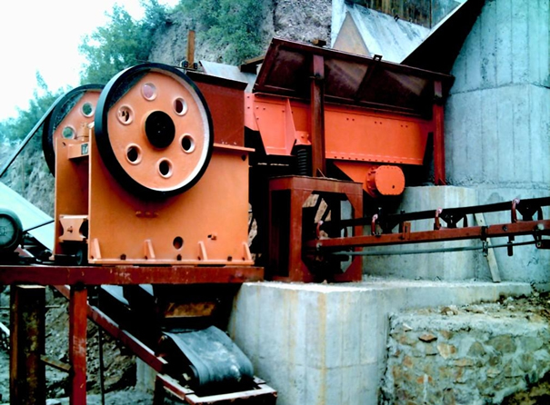 顎式碎石機(jī)